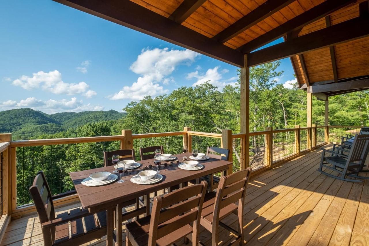 New / 3 King Suites / Sleeps12 / View / 5 Mi To Pf / Hot Tub Sevierville Exterior photo