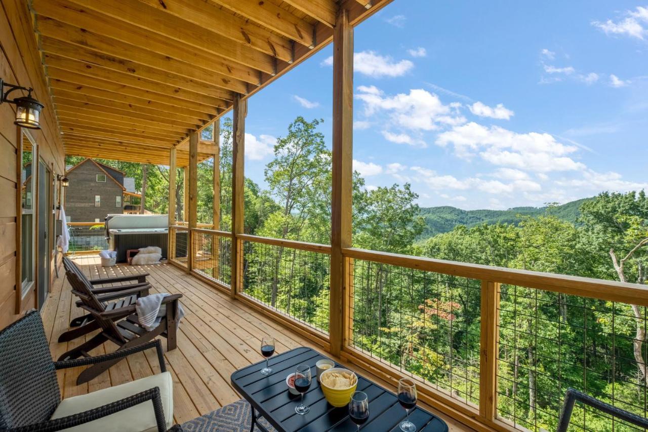 New / 3 King Suites / Sleeps12 / View / 5 Mi To Pf / Hot Tub Sevierville Exterior photo