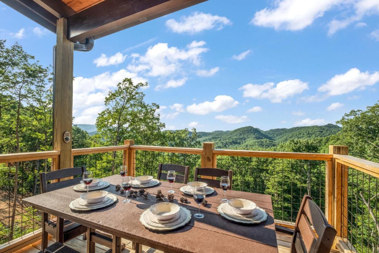 New / 3 King Suites / Sleeps12 / View / 5 Mi To Pf / Hot Tub Sevierville Exterior photo