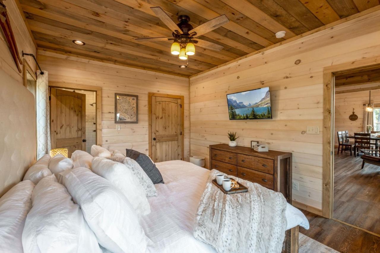 New / 3 King Suites / Sleeps12 / View / 5 Mi To Pf / Hot Tub Sevierville Exterior photo