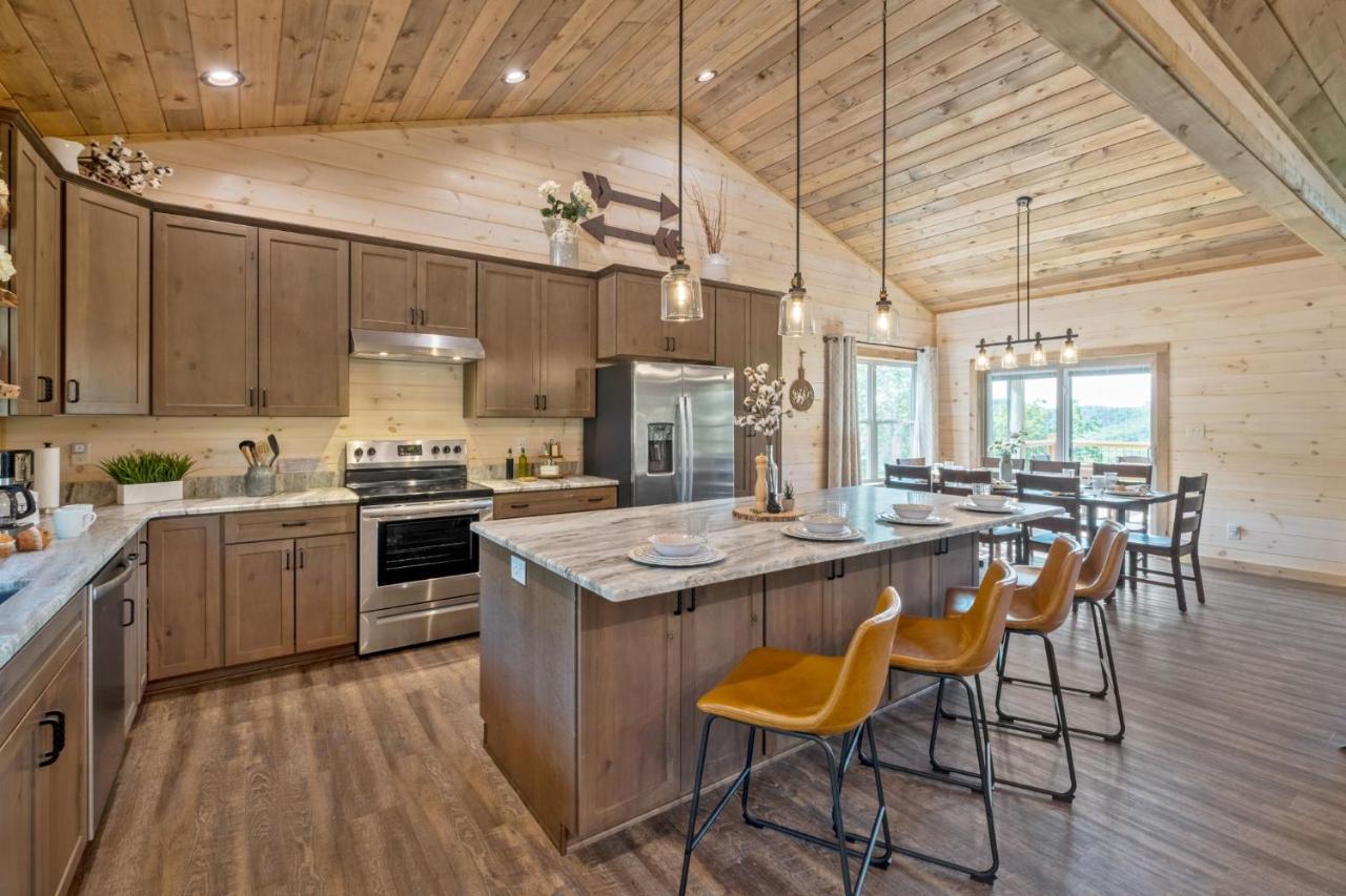 New / 3 King Suites / Sleeps12 / View / 5 Mi To Pf / Hot Tub Sevierville Exterior photo