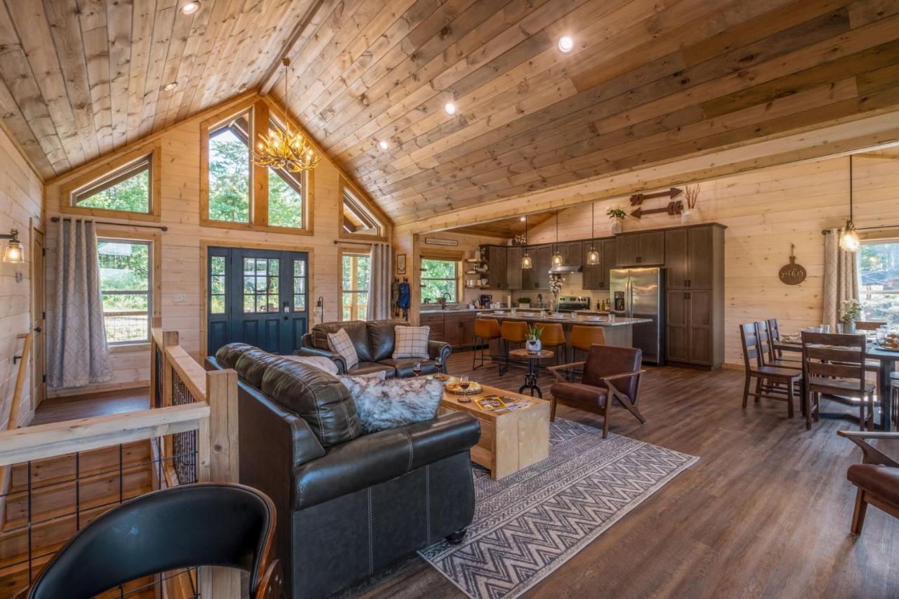 New / 3 King Suites / Sleeps12 / View / 5 Mi To Pf / Hot Tub Sevierville Exterior photo