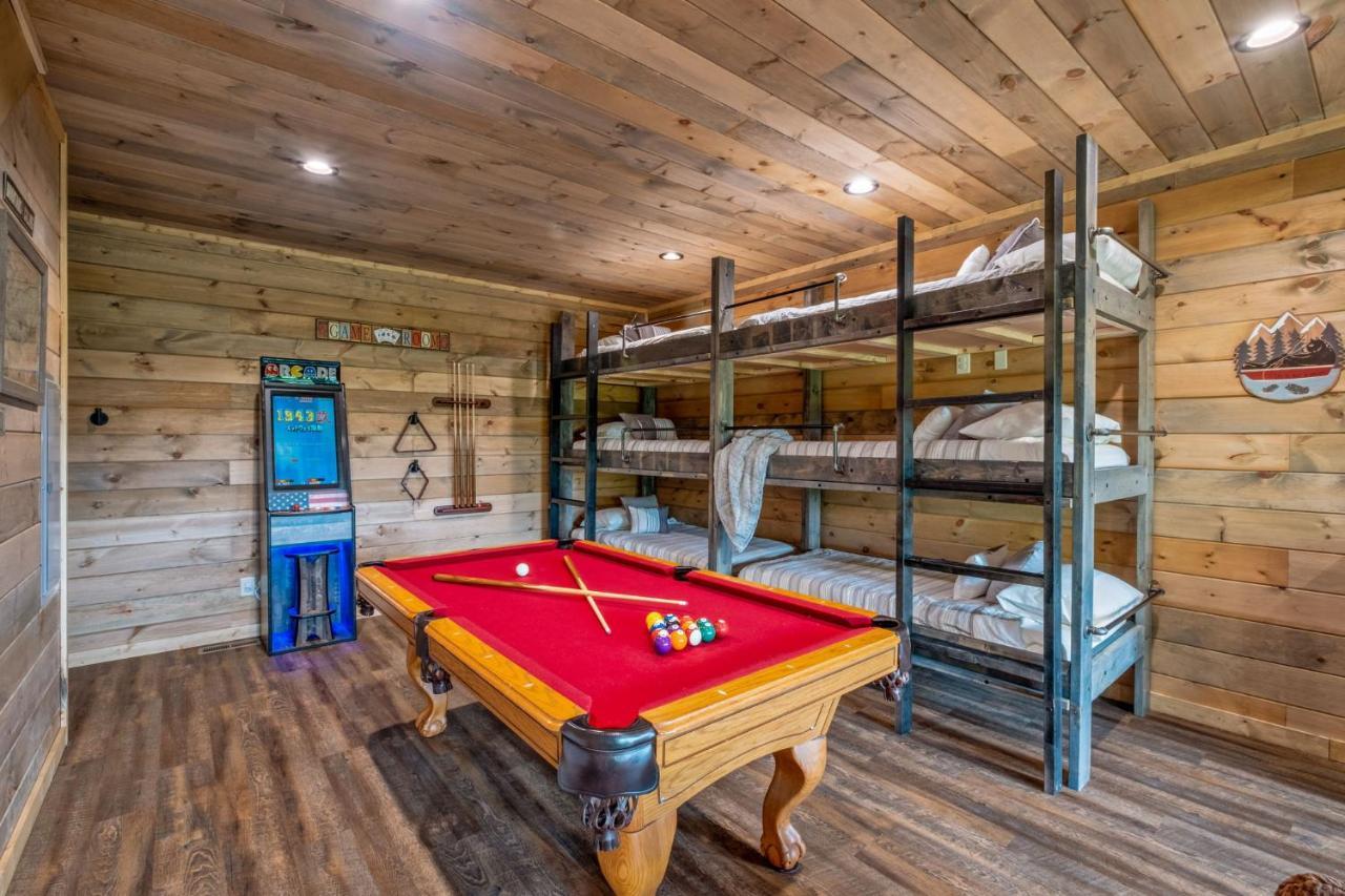 New / 3 King Suites / Sleeps12 / View / 5 Mi To Pf / Hot Tub Sevierville Exterior photo