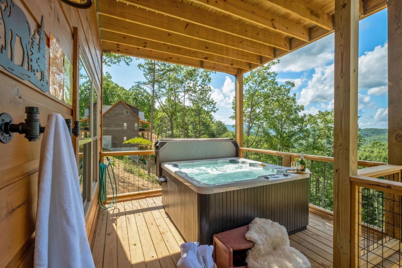 New / 3 King Suites / Sleeps12 / View / 5 Mi To Pf / Hot Tub Sevierville Exterior photo