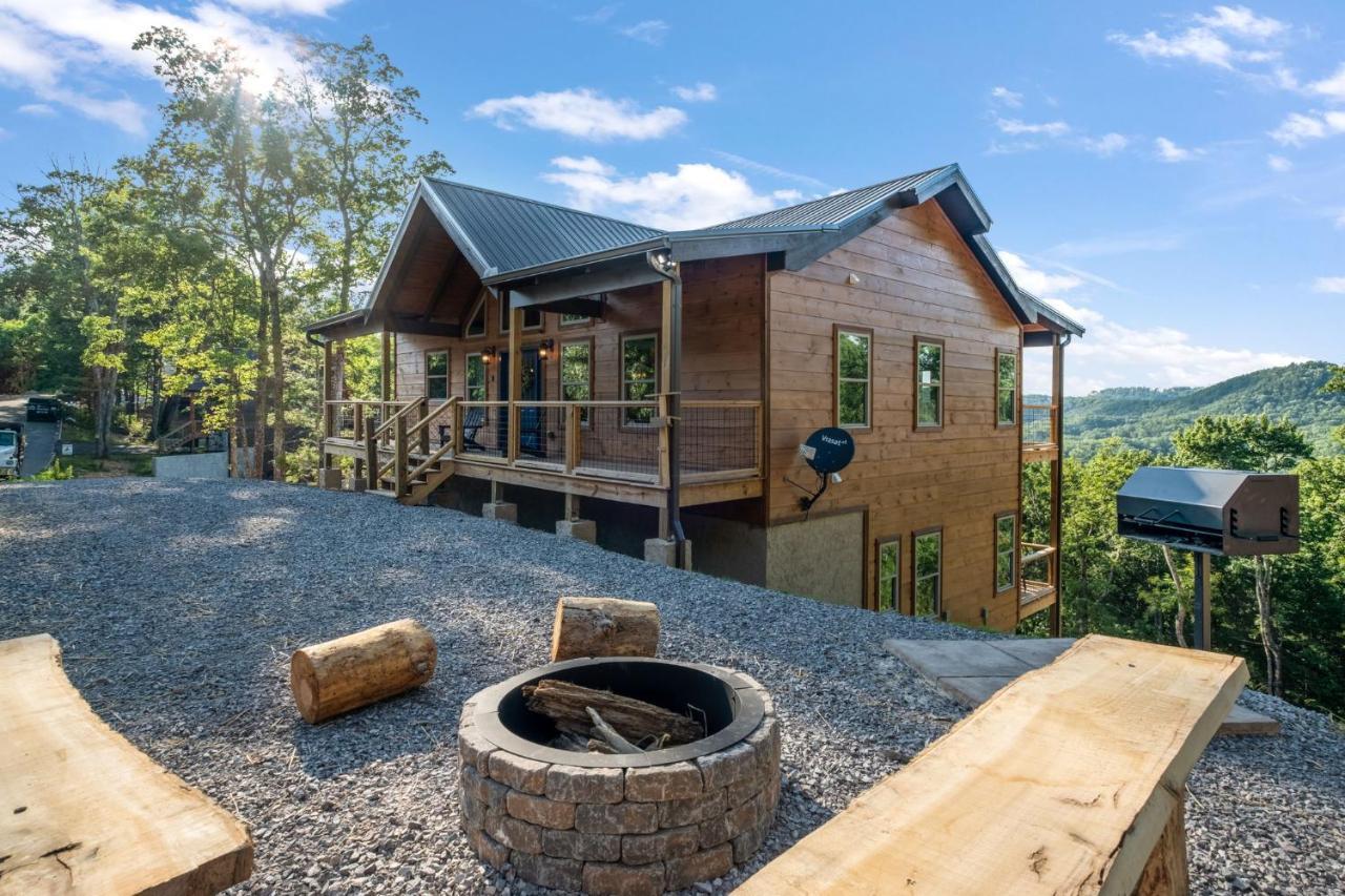 New / 3 King Suites / Sleeps12 / View / 5 Mi To Pf / Hot Tub Sevierville Exterior photo