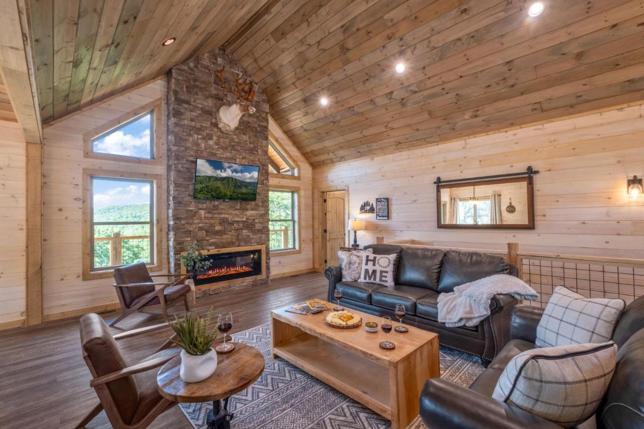 New / 3 King Suites / Sleeps12 / View / 5 Mi To Pf / Hot Tub Sevierville Exterior photo